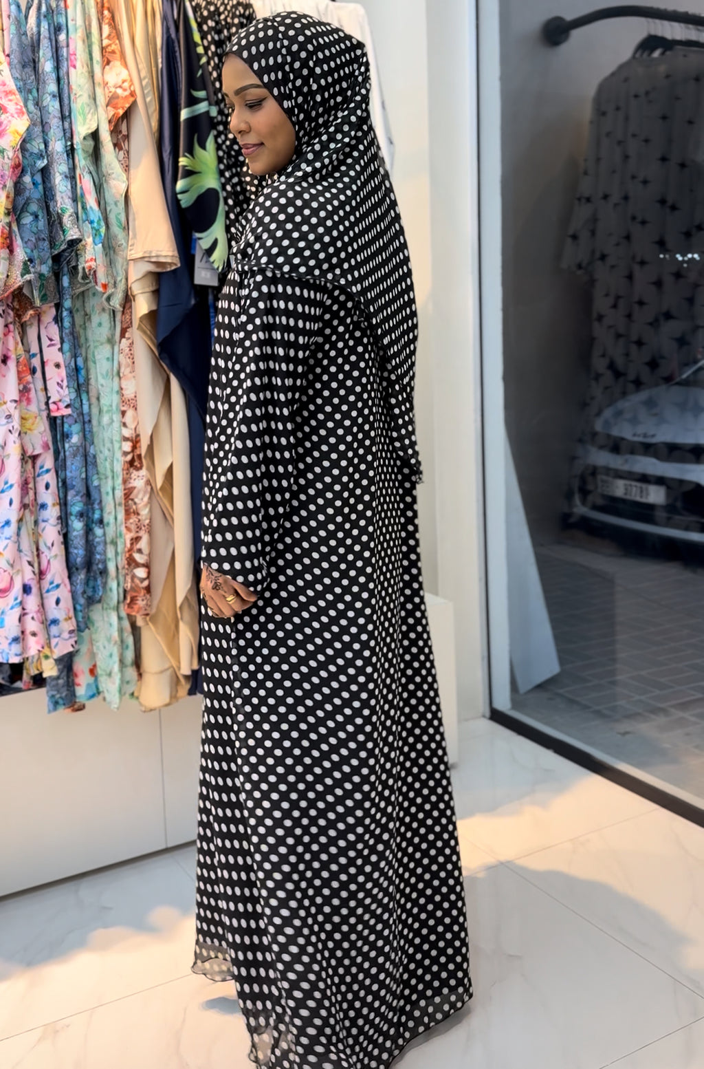 Polka dots abaya