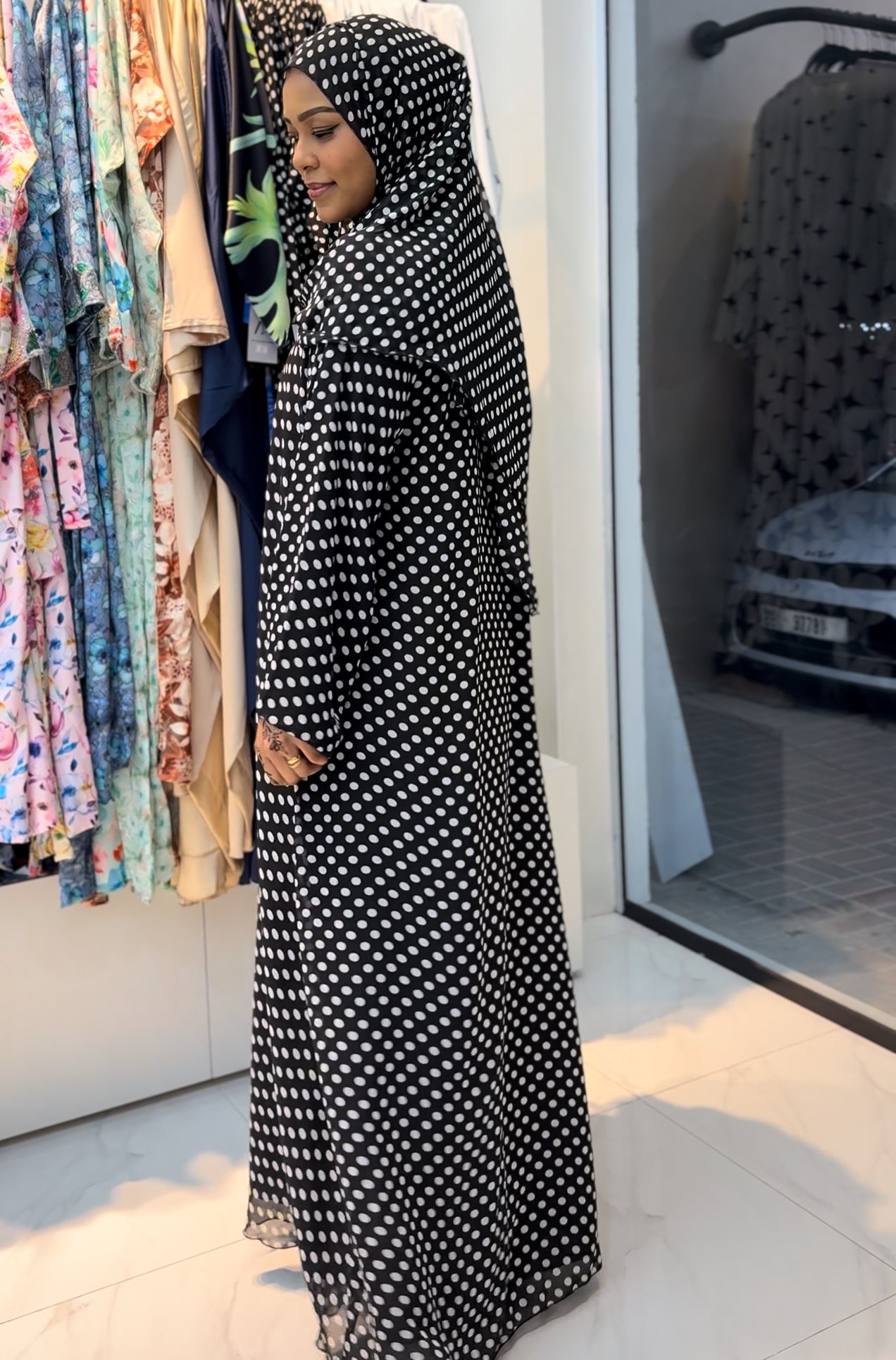 Polka dots abaya