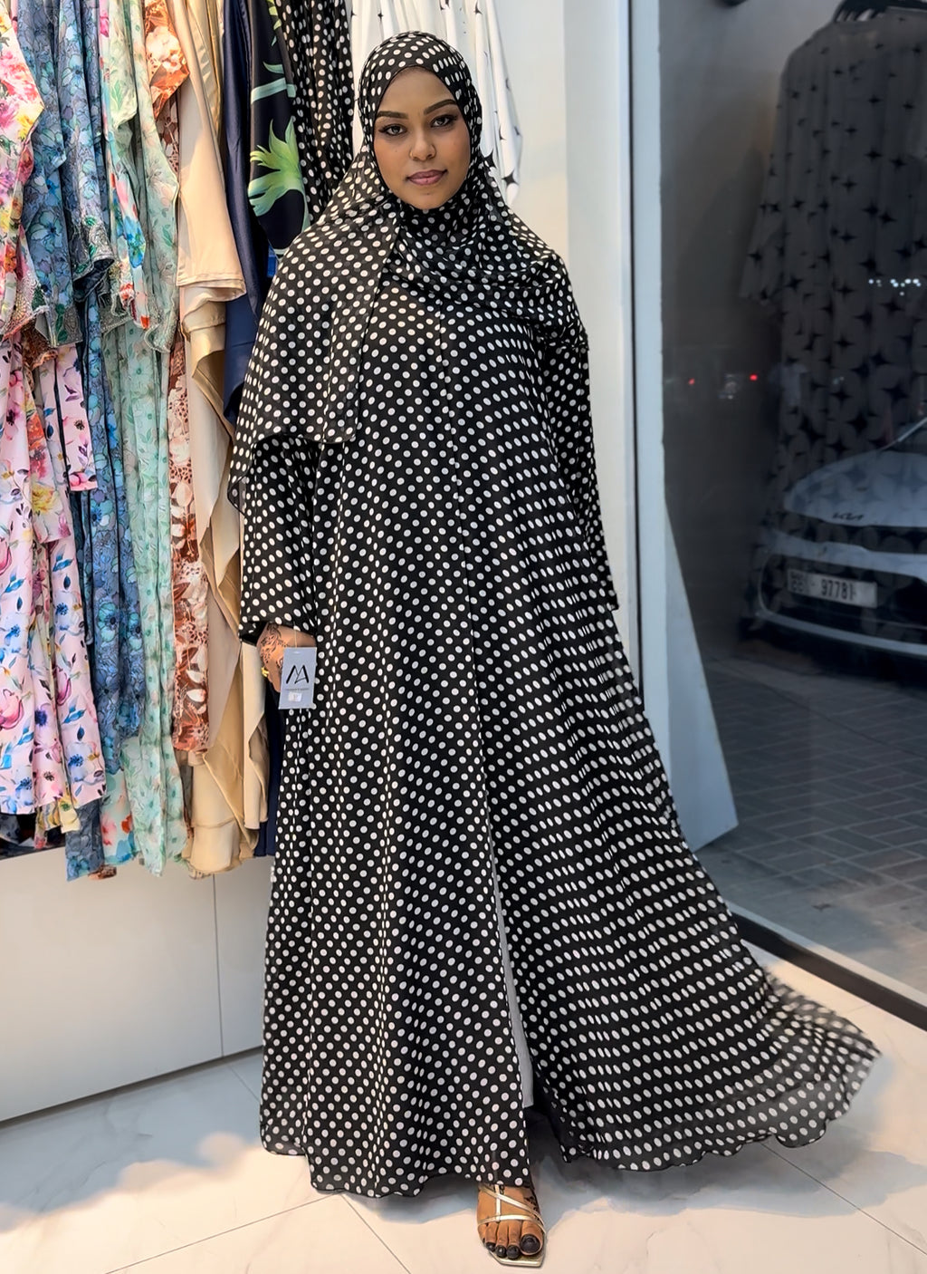 Polka dots abaya