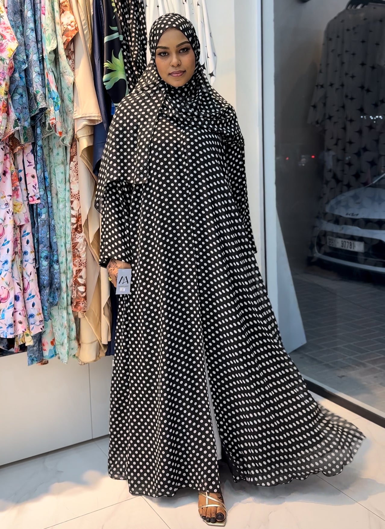 Polka dots abaya